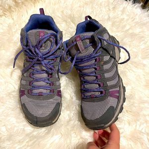 Columbia hiking boots